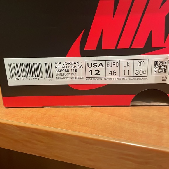COPY - Jordan 1 University Volt Gold Size 12 main image 5